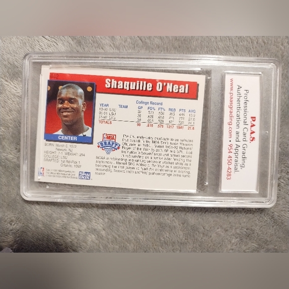 Shaquille O'Neal NBA Rookie Card Mint Condition - Picture 2 of 3